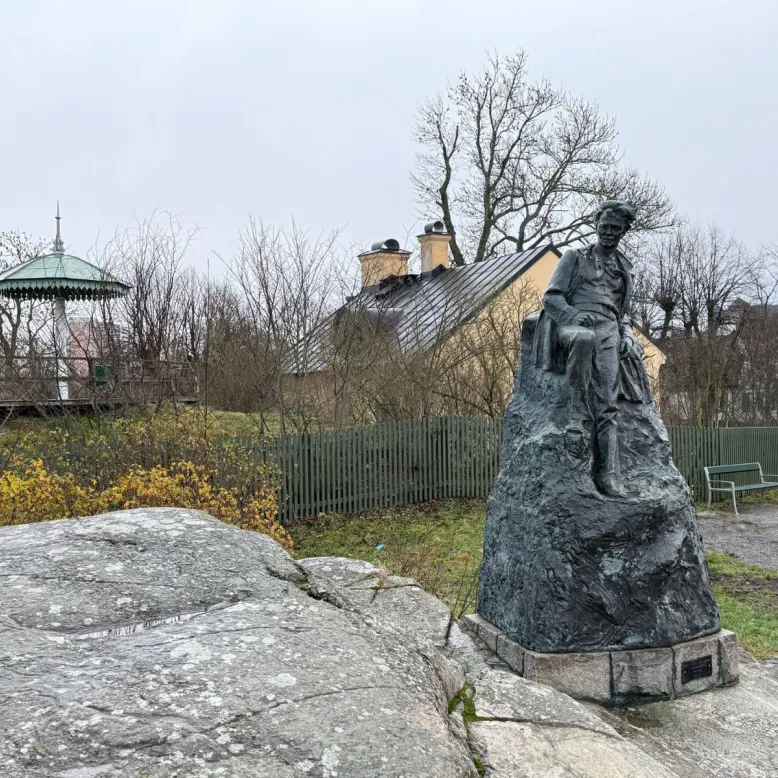 Strindberg statue