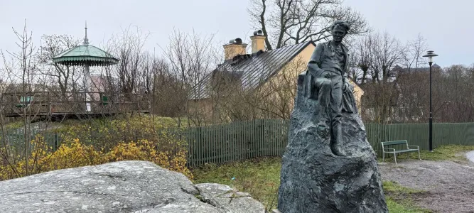 Strindberg statue