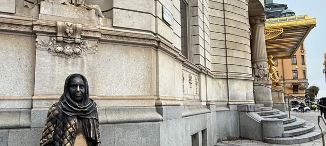 Staty av Margareta Krook