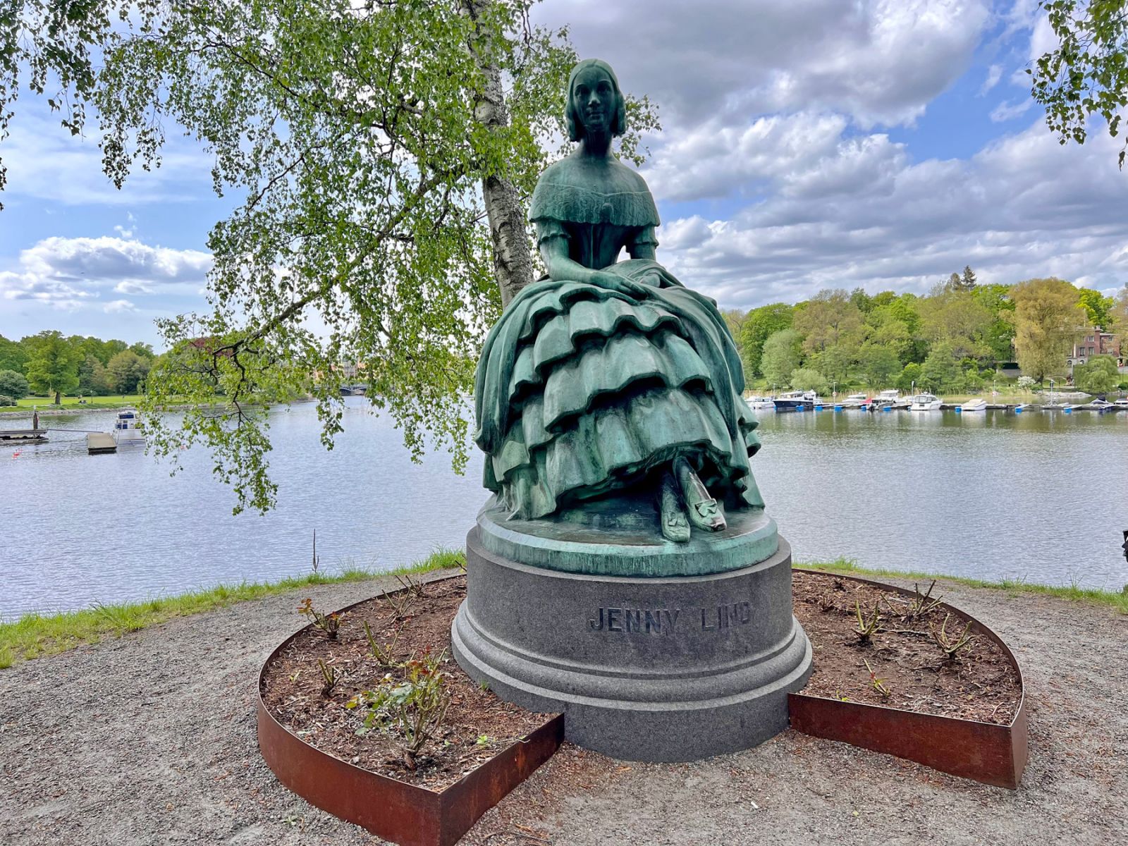 Jenny Lind Statue