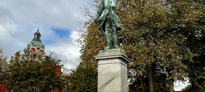 Karl XII Statue