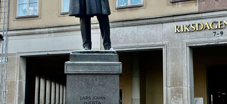 Lars johan hierta monument