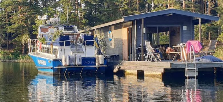 Private Boat Tour to our sauna raft GÄLLNÖ