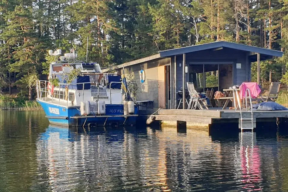 Private Boat Tour to our sauna raft GÄLLNÖ
