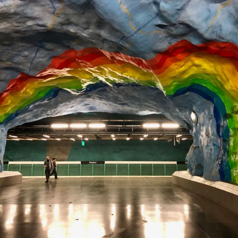 L'art dans les plus jolies stations de métro d ...